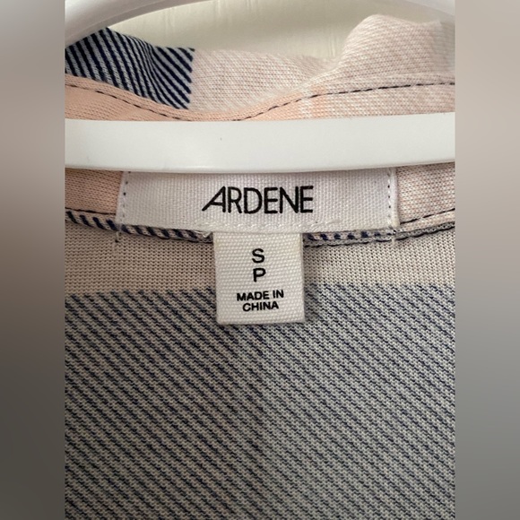 Women’s Ardene NWOT Button Up Long Sleeve - Picture 4 of 7